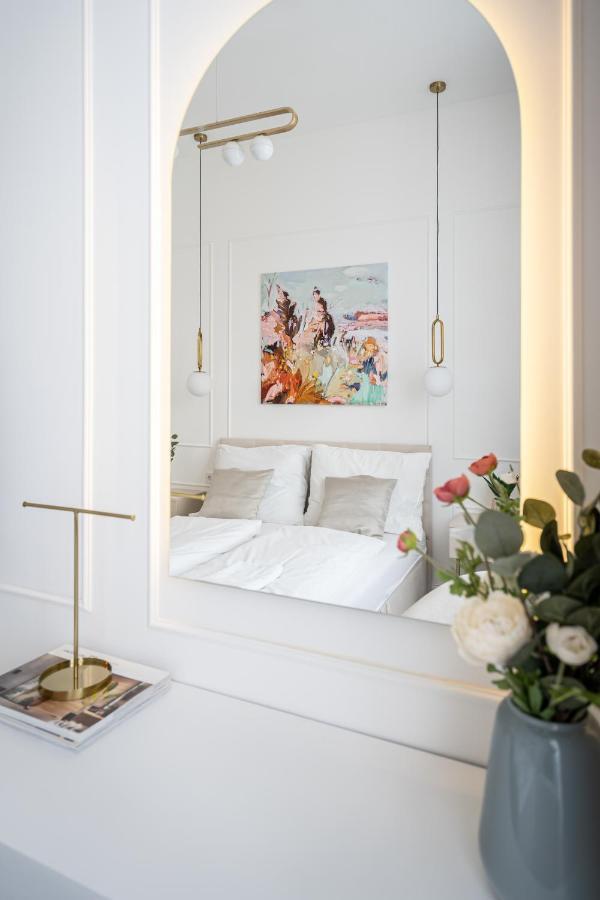 E13 - Grand Boulevard Heritage Suite - Best Location By Bqa Budapest Exterior photo