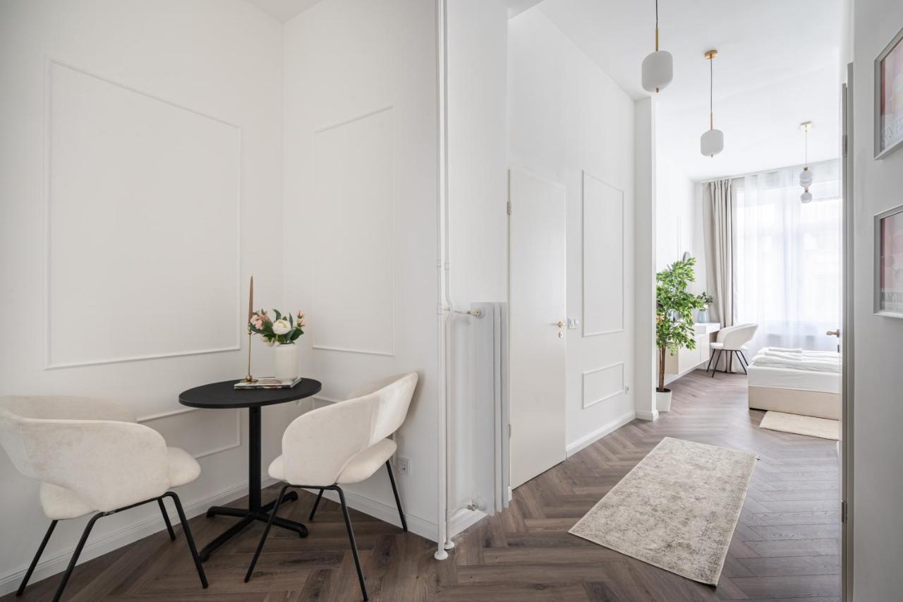 E13 - Grand Boulevard Heritage Suite - Best Location By Bqa Budapest Exterior photo