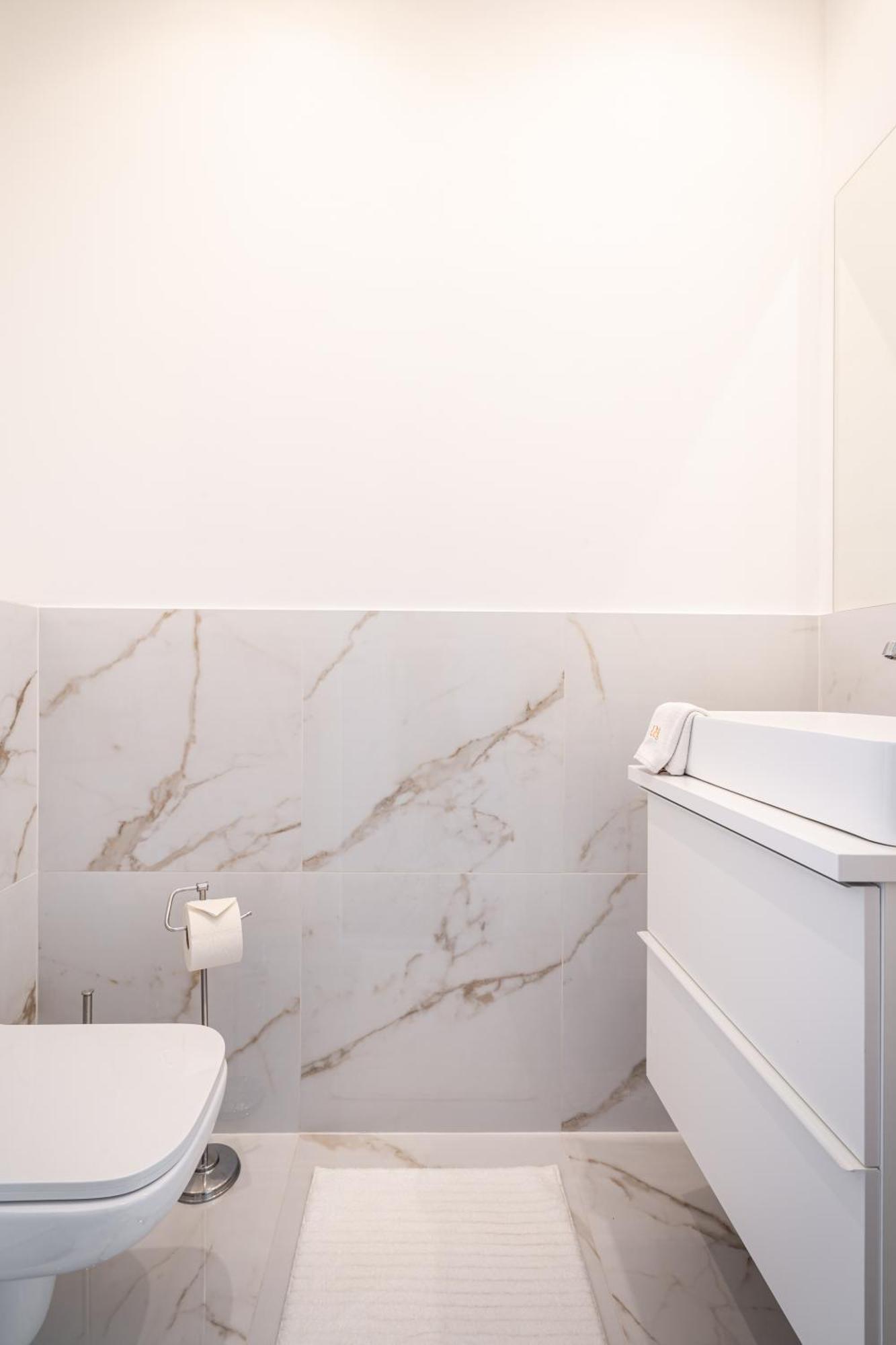 E13 - Grand Boulevard Heritage Suite - Best Location By Bqa Budapest Room photo